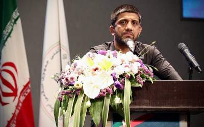 دبیر: از کشتی مدال می‌خواهید پول بدهید