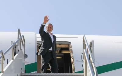 پشت صحنه مصاحبه پزشکیان در هواپیما  