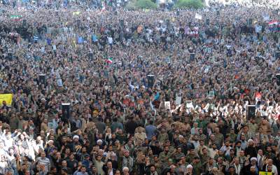 درباره نماز جمعه تاریخی نصر/ رهبر مجاهد و شجاع ملت مجاهد و شجاع می‌آفریند