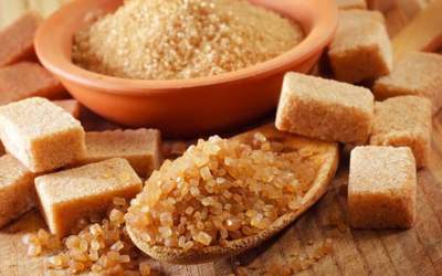 شکر قهوه‌ای از سفید بهتر است؟