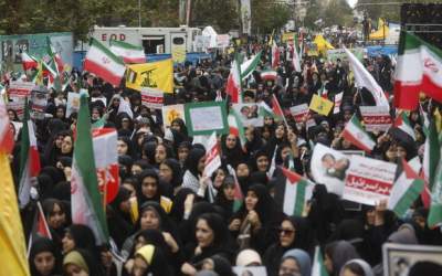 حضور پرشور نوجوانان و جوانان در مراسم یوم الله ۱۳ آبان/ سرلشکر سلامی: ما سرانجام آمریکا و اسراییل را شکست خواهیم داد  <img src="https://cdn.jahannews.com/images/video_icon.png" width="16" height="16" border="0" align="top">