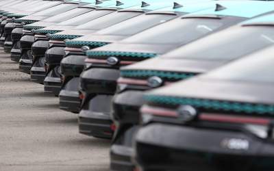 تاکسی‌های برقی از گمرک ترخیص شدند