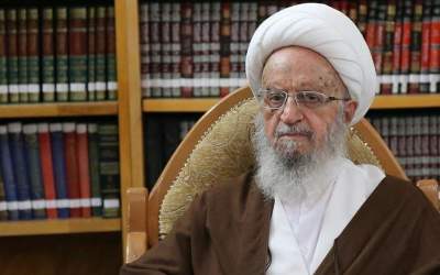 آیت الله مکارم: ائمه جمعه دردها و مشکلات مردم را بیان کنند