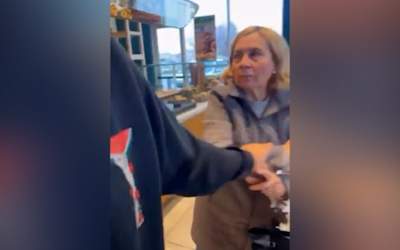 واکنش عجیب زن آمریکایی به یک لباس  