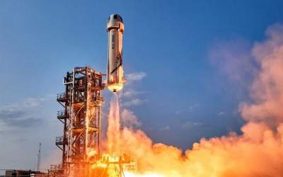 پرواز ۱۰ دقیقه‌ای ۶ مسافر به فضا