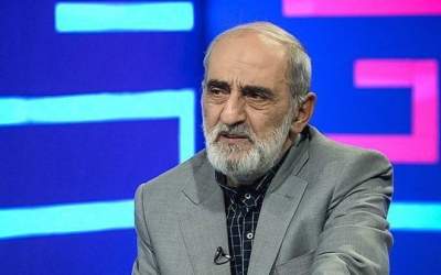 شریعتمداری: آقای پزشکیان! «غرق مصنوعی» را جدی بگیرید/ اطراف خود را از مدیران و مشاوران فاصله‌دار با مبانی اسلام و انقلاب و نظام خالی کنید