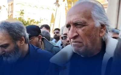 بغض احمد نجفی کنار مزار حاج قاسم  <img src="https://cdn.jahannews.com/images/video_icon.png" width="16" height="16" border="0" align="top">