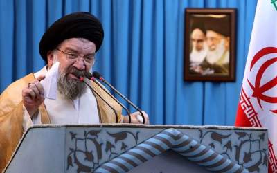 آیت‌الله خاتمی: مسئولان برای ساماندهی وضعیت اقتصادی مردم تلاش کنند/ دلار بالای ۸۰ هزار تومان خطرناک است