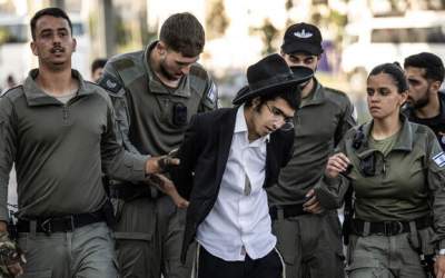 غل و زنجیر حریدی‌ها توسط پلیس اسرائیل +فیلم  <img src="https://cdn.jahannews.com/images/video_icon.png" width="16" height="16" border="0" align="top">