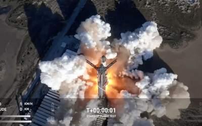 فرار هواپیماها از پرتابه ناموفق ایلان ماسک