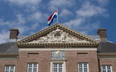 سفارت هلند در تهران ۱۵۰ برابر مردم برق مصرف می‌کند