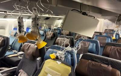 وقتی بوئینگ در دام چاله هوایی می‌افتد  <img src="https://cdn.jahannews.com/images/video_icon.png" width="16" height="16" border="0" align="top">