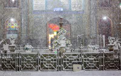 بارش برف در حرم حضرت معصومه(ع) +فیلم  <img src="https://cdn.jahannews.com/images/video_icon.png" width="16" height="16" border="0" align="top">