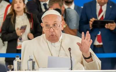 پاپ فرانسیس همچنان در وضعیت بحرانی است