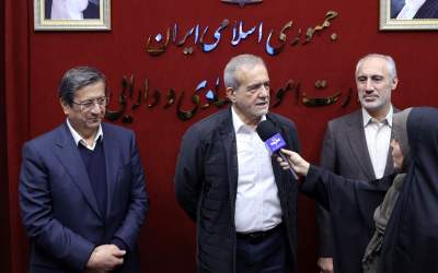 گفتگو | صمصامی: بعد از جلسه کمیسیون با همتی تعداد استیضاح‌کنندگان بیشتر شد/ فرمانده اقتصادی دولت مشخص نیست اما مسئول مشکلات رئیس جمهور است