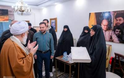 حضور نماینده رهبر انقلاب در منزل خانواده‌های فرماندهان شهید حزب‌الله لبنان در بیروت +تصاویر