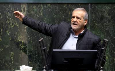 روزنامه نزدیک به قالیباف: پزشکیان از لحاظ روحی خسته است/ نمی‌تواند حس اقتدار و اعتماد را به دولت منتقل کند/ تصویر دولت شکوهمند و منظم نیست/ ادامه این وضع دولت را از اعتبار می‌اندازد