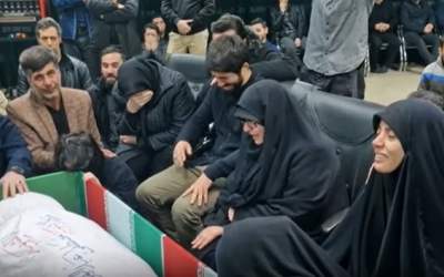 خانواده شهید عبدالهی با دومین شهید خود وداع کردند  <img src="https://cdn.jahannews.com/images/video_icon.png" width="16" height="16" border="0" align="top">