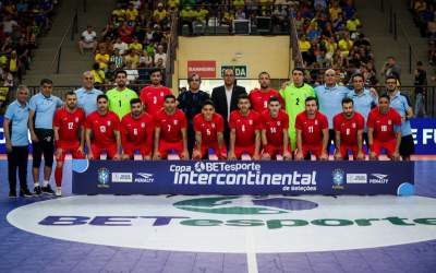 شاگردان شمسایی گرینلند را گلباران کردند