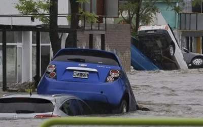 سیل در آرژانتین ۱۰ قربانی گرفت +فیلم  <img src="https://cdn.jahannews.com/images/video_icon.png" width="16" height="16" border="0" align="top">