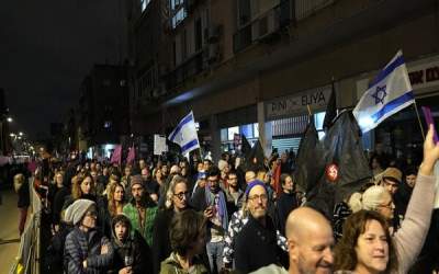 کابینه نتانیاهو خانواده اسرای اسرائیلی را تهدید کرد!