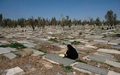 زیارت اهل قبور در پنجشنبه آخر سال - قم  <img src="https://cdn.jahannews.com/images/picture_icon.png" width="16" height="16" border="0" align="top">