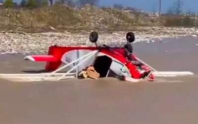 سقوط هواپیمای آموزشی در رودخانه چالوس +فیلم  <img src="https://cdn.jahannews.com/images/video_icon.png" width="16" height="16" border="0" align="top">