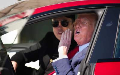 ذوق ترامپ برای تسلا، یاد هیتلر را زنده کرد