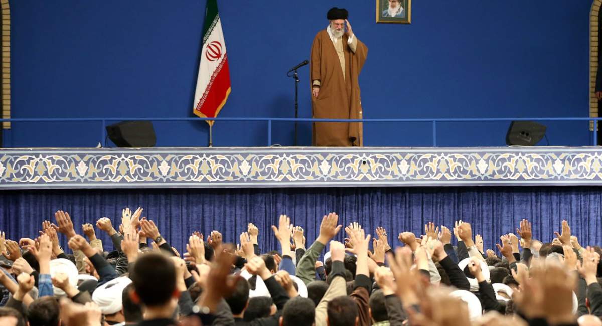از هدیۀ ویژۀ سردار حاجی‌زاده تا بغض برادر شهید رئیسی  