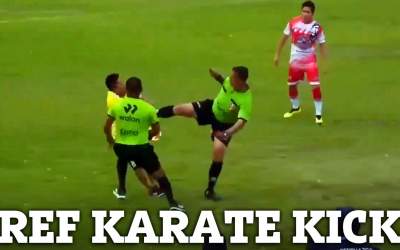 داور فوتبال در وسط زمین تکواندوکار شد! +فیلم  <img src="https://cdn.jahannews.com/images/video_icon.png" width="16" height="16" border="0" align="top">