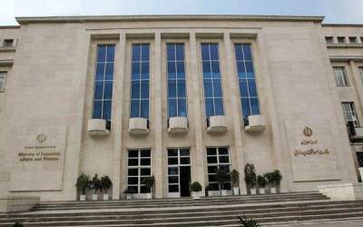 وزیری که نیست؛ اقتصادی که رهاست