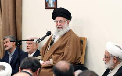 رهبرانقلاب: گفتگوهای عمان یکی از ده‌ها کار وزارت خارجه است/ مسائل کشور را مثل زمان برجام به گفت‌وگوها گره نزنیم/ به طرف مقابل خیلی بدبین هستیم  