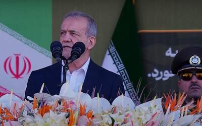 پزشکیان: ارتش ستون استوار حکومت و و‌ نماد عزت جامعه است  