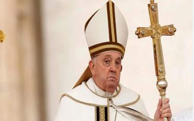 جایگاه پاپ، واقعی یا نمایشی؟