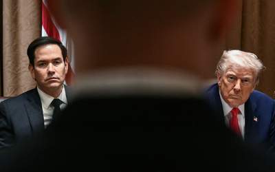 وزیر خارجه آمریکا دو شغله شد