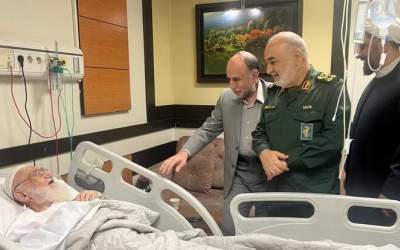 عیادت سرلشکر سلامی از حضرت آیت‌الله نوری همدانی