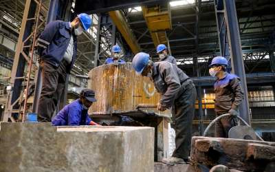 پیشگیری از بیکاری ۲۸۰ هزار کارگر با احیای واحدهای تولیدی