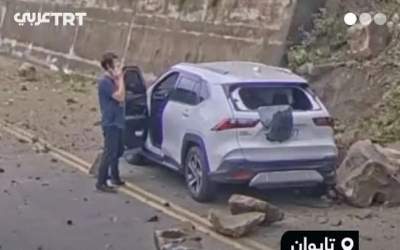 فیلم/ نجات راننده شاسی‌بلند از ریزش کوه  <img src="https://cdn.jahannews.com/images/video_icon.png" width="16" height="16" border="0" align="top">