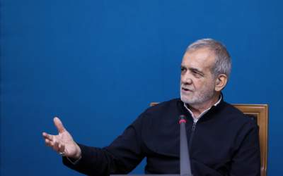 شرق: مردم از اطرافیان پزشکیان توقع دارند وحدت ملی را مراعات کنند