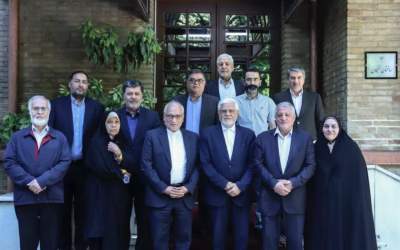 عکس/ جلسه عارف با فائزه و محسن هاشمی