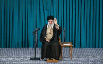 رهبرانقلاب: نباید ممنوعیت ورود کالاهایی با مشابه داخلی برداشته شود/ برگرداندن تعداد زیادی از کارخانه‌های تعطیل و یا نیمه تعطیل از افتخارات شهید رئیسی است  