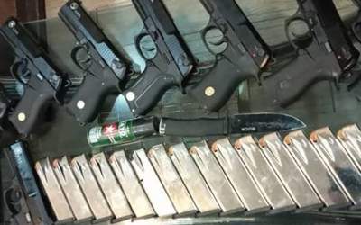 کشف شیشه و مشروبات الکلی از یک قهوه‌خانه