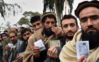 چند افغانستانی در ایران زندگی می‌کنند؟