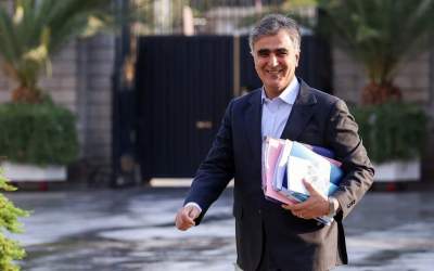 فرار رئیس‌کل بانک مرکزی از پاسخ گویی