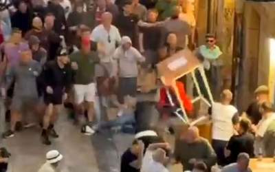 فیلم/ درگیری اوباش انگلیسی فوتبال  <img src="https://cdn.jahannews.com/images/video_icon.png" width="16" height="16" border="0" align="top">