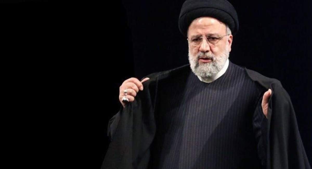 ماجرای قاب عکس کنار دست شهید رئیسی  