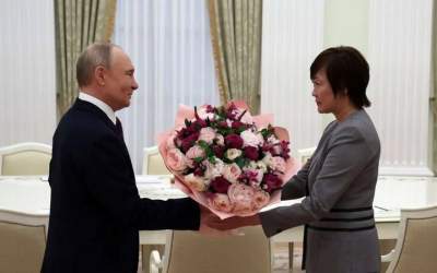 وقتی پوتین اشک همسر شینزو آبه را درآورد!  <img src="https://cdn.jahannews.com/images/video_icon.png" width="16" height="16" border="0" align="top">