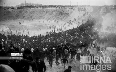 تصاویری دیده نشده از تشییع تاریخی امام (ره)  <img src="https://cdn.jahannews.com/images/picture_icon.png" width="16" height="16" border="0" align="top">