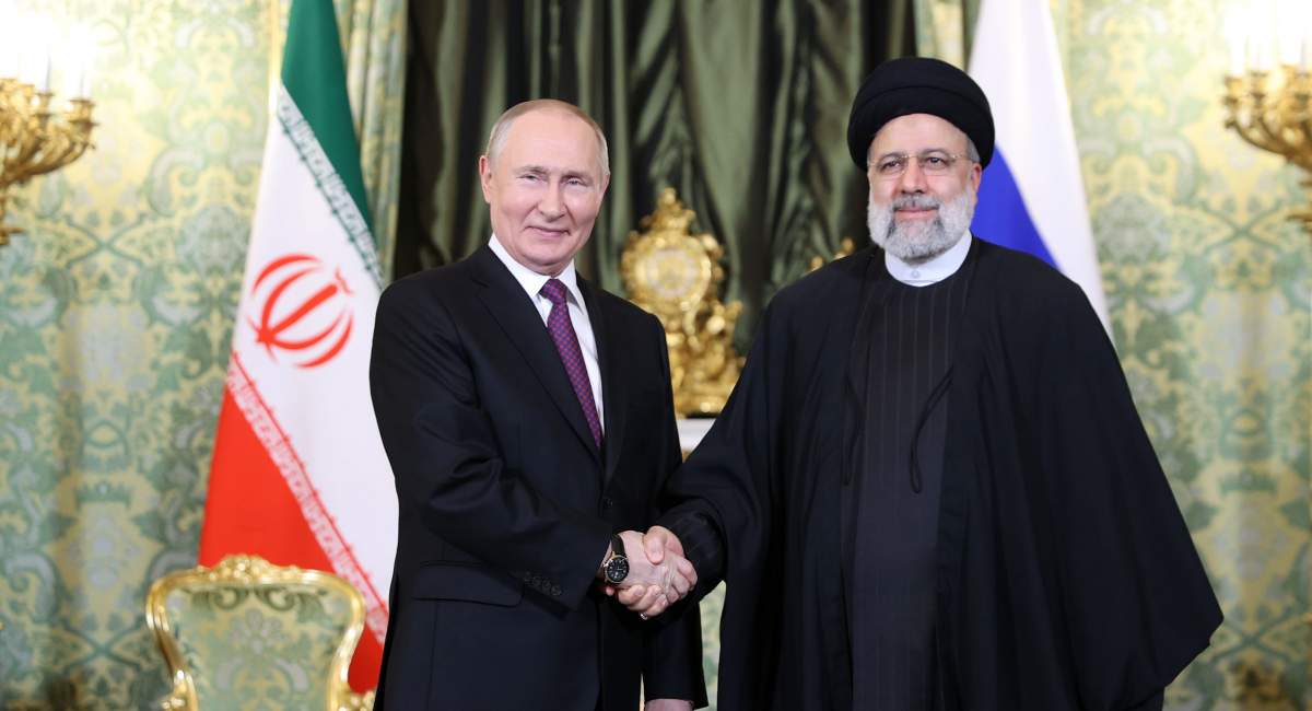 ماجرای میز دراز در دیدار شهید رئیسی با پوتین چه بود؟ +تصاویر