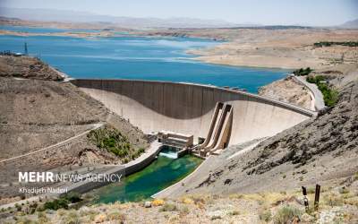 کم‌آبی پشت دیوار سد زاینده‌رود  <img src="https://cdn.jahannews.com/images/picture_icon.png" width="16" height="16" border="0" align="top">